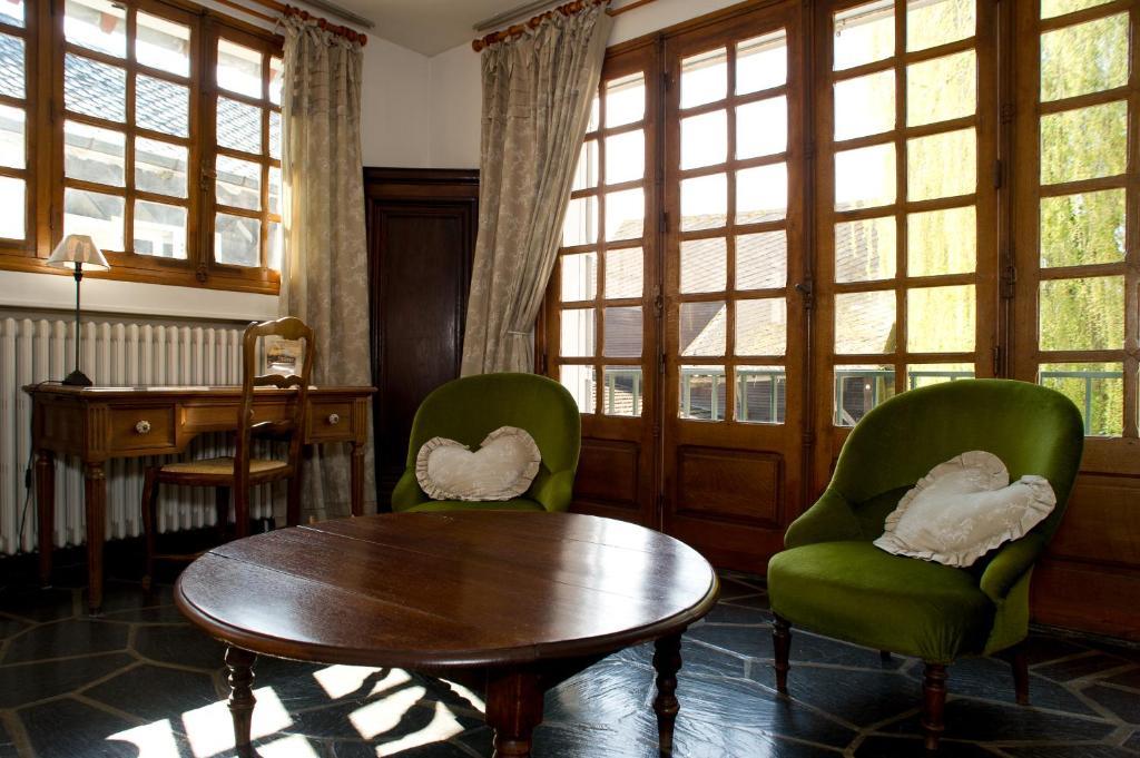 Auberge De L'abbaye Signy-lʼAbbaye Rum bild