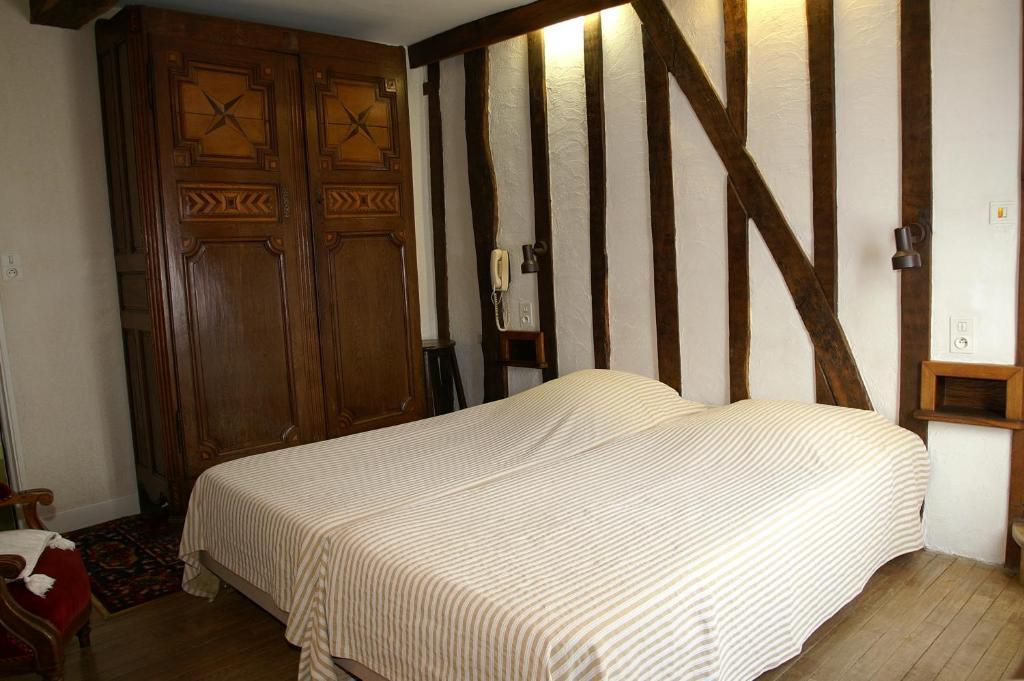 Auberge De L'abbaye Signy-lʼAbbaye Rum bild